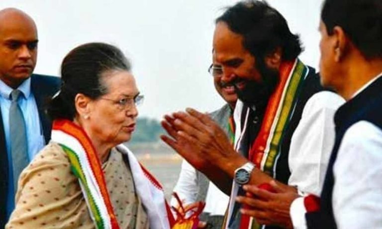 Uttam Meets Sonia, Offers To Quit Party Post, Successor Soon