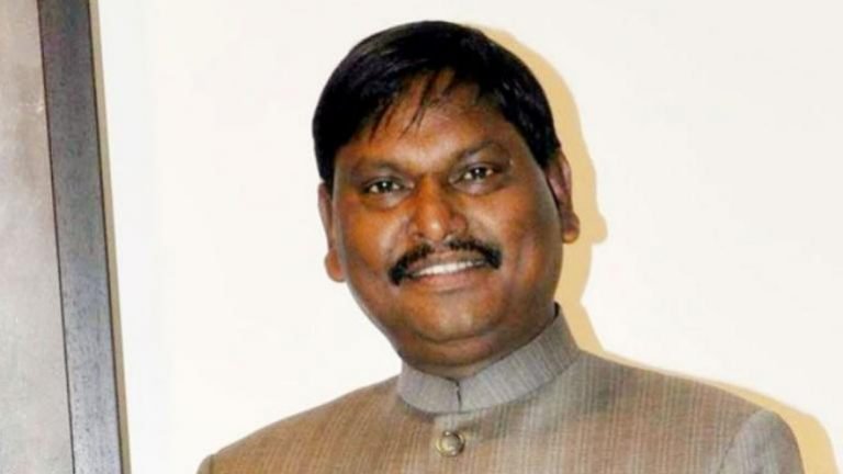 Munda Worships Sammakka-Sarakka, Assures National Festival Status To Medaram Fest