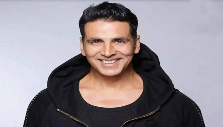 Actor Akshay Kumar Pay Tribute to Indian Soldiers