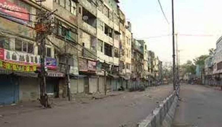 Maharashtra Govt To Take Decision on Imposing Complete Lockdown