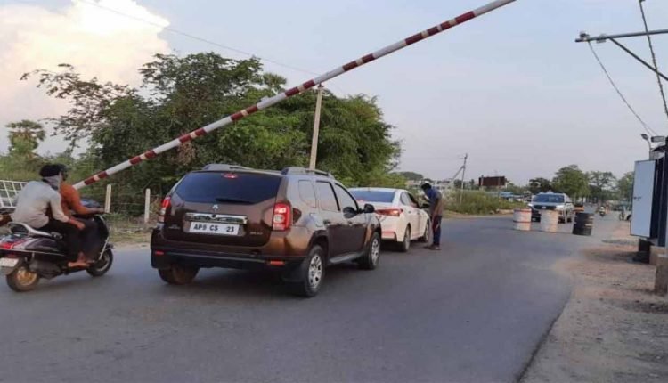 AP Police Stop Entry of TS Vehicles