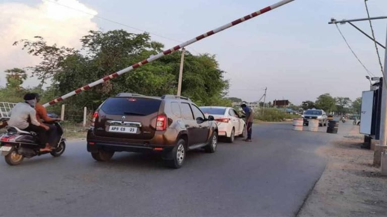 AP Police Stop Entry of TS Vehicles
