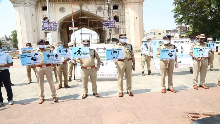CP Anjani Kumar Personally Supervises Lockdown in Old City