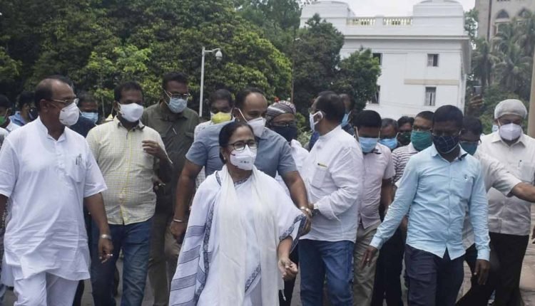 CM Mamata Banerjee Stages Dharna At Kolkata CBI's Office