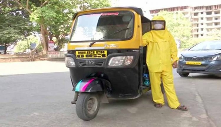 A Teacher Drives Auto-Rickshaw To Ferry Covid Patients For Free