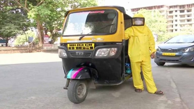 A Teacher Drives Auto-Rickshaw To Ferry Covid Patients For Free
