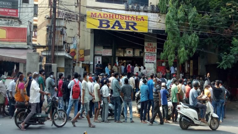 Hyderabad: Heavy Rush at Wine Shops, After Lockdown News