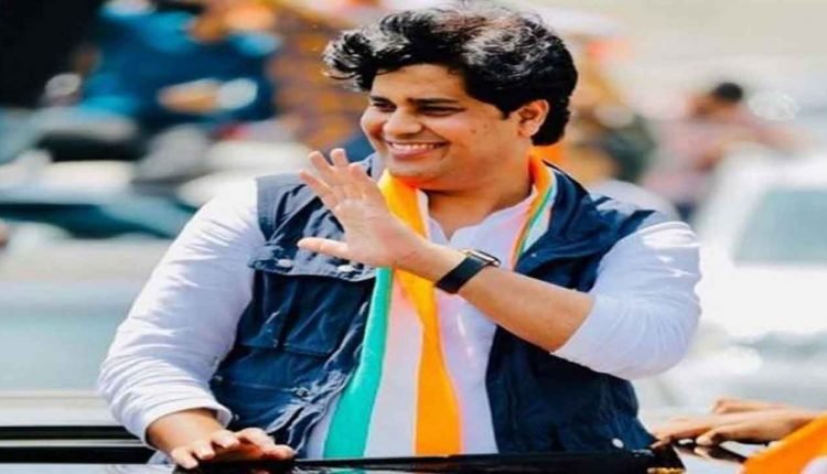 Urdu Poet Imran Pratapgarhi Takes Oath As Cong Minority Dept Chairman