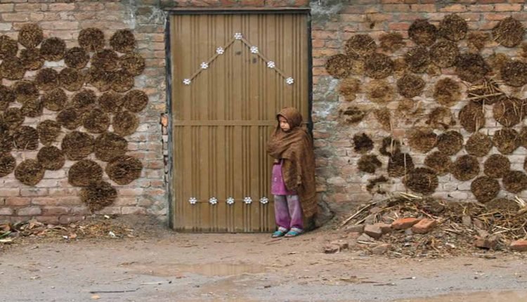 Pakistan: 13-yr-Old Christian Girl Forcibly Converted to Islam, Father Seeks Justice