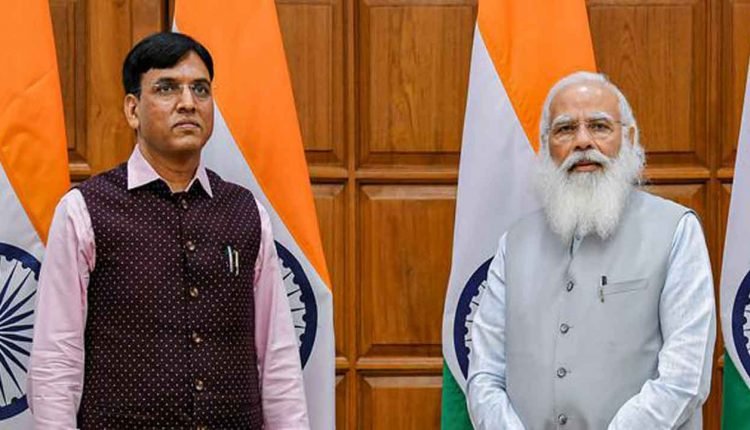 Mansukh Mandaviya Sworn in as Union Health Minister