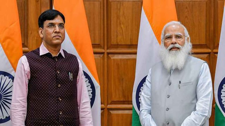 Mansukh Mandaviya Sworn in as Union Health Minister