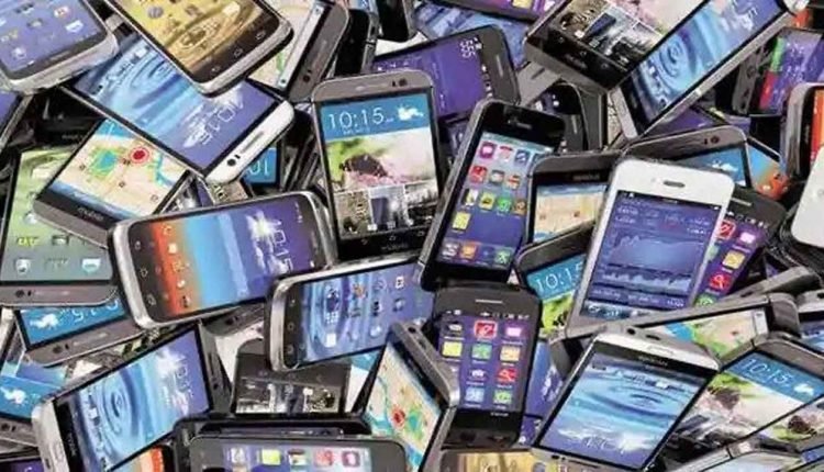 30 Lost Mobiles Handed Over to Owners in Hyderabad
