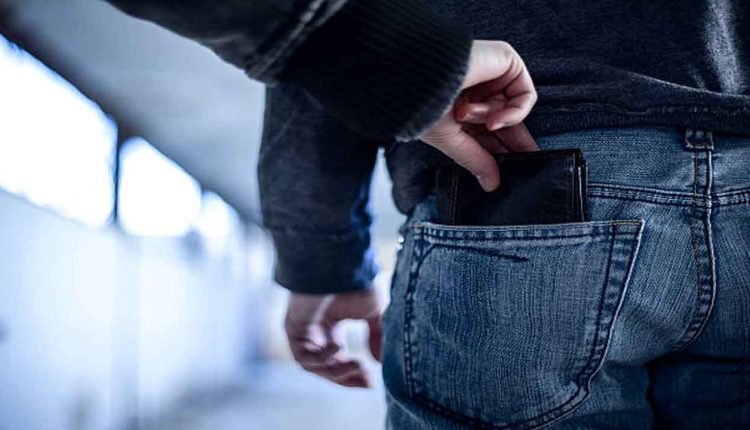 Hyderabad: Pickpockets Make Merry During Funeral Procession