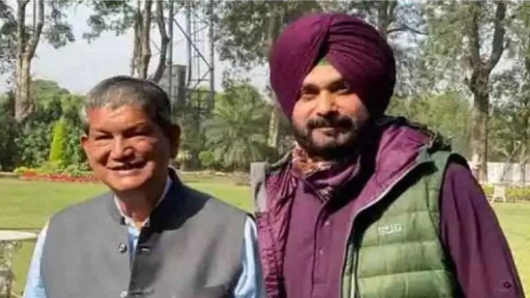 Sidhu, Rawat Reach 10 Janpath to Meet Sonia Gandhi