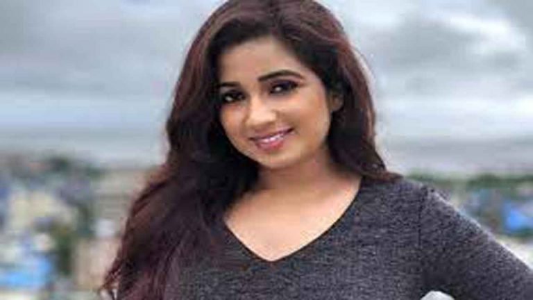 Singer Shreya Ghoshal Completes 19 Yrs in Bollywood