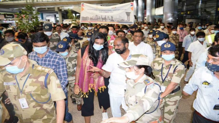 PV Sindhu returns home to hero’s welcome