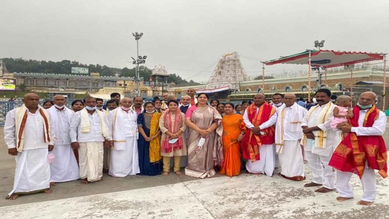 Satyavathi Rathod visits Tirumala