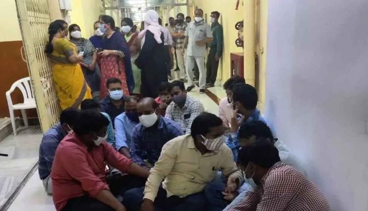 Secretariat employees protest in front of CS office, demands promotions