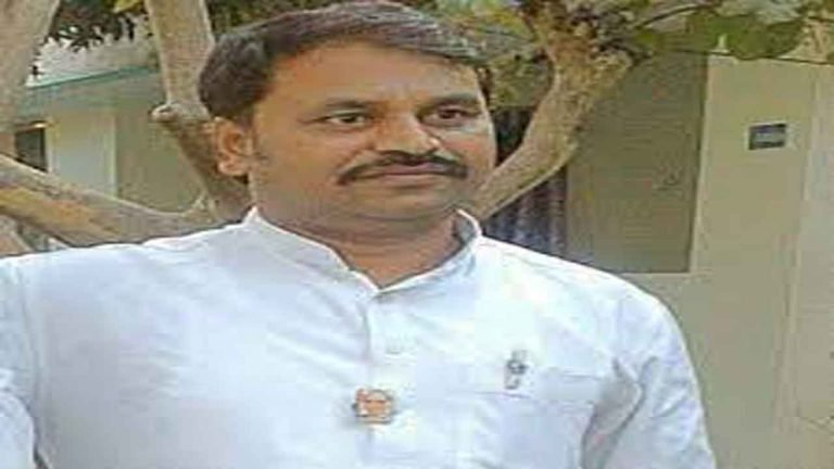 Congress mounts attack on CM KCR