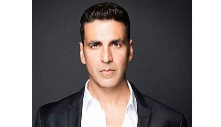Actor Akshay Kumar Pays Tribute to Indian Soldiers