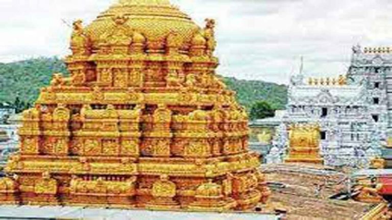 Wearing Masks Compulsory To Devotees Of TTD