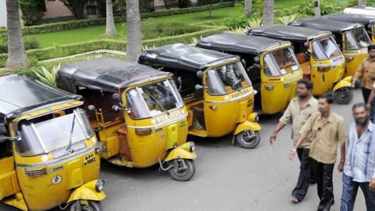 Auto drivers support Bharath Bandh