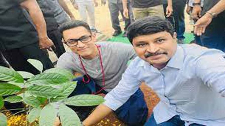 Actor Aamir Khan Takes Part in Green India Challenge