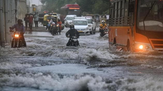 IMD forecasts heavy rainfall in these states