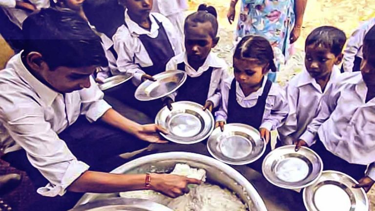 Students in Govt Schools Huddle up for Lunch