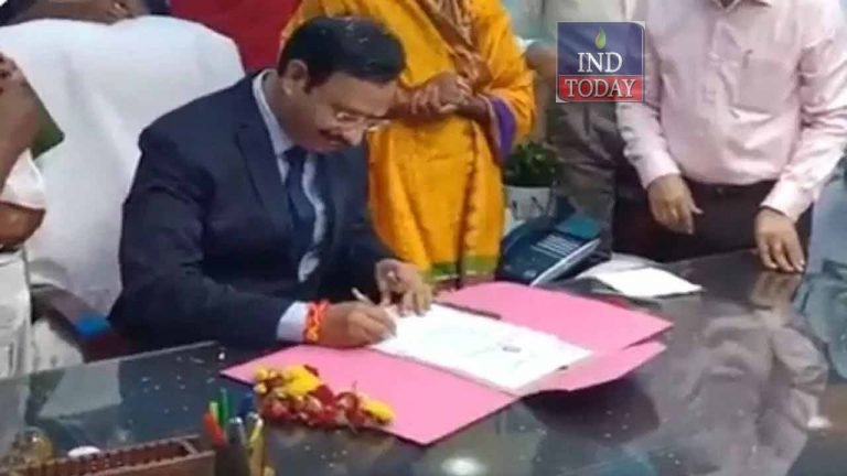 VC Sajjanar Takes Oath as TSRTC MD