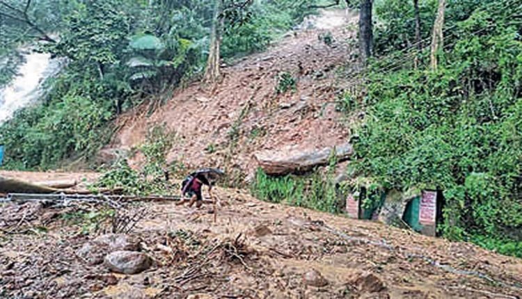 Kerala Floods: Five killed as heavy rain triggers landslides
