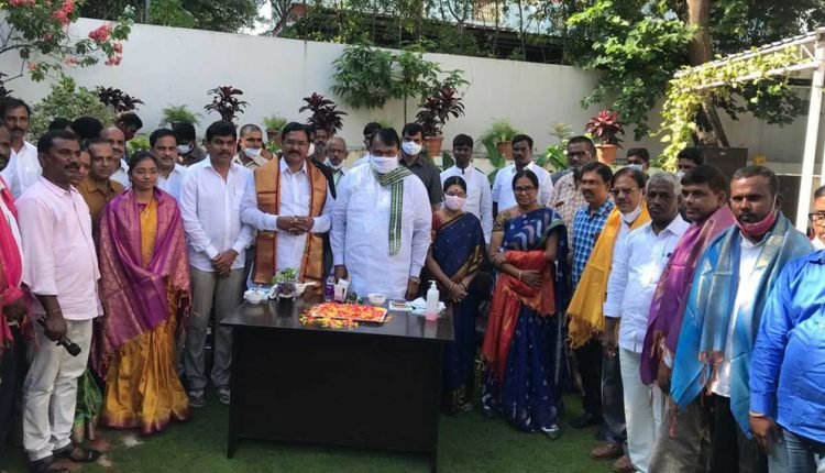TRS Minister Niranjan Reddy's Birthday Celebrated