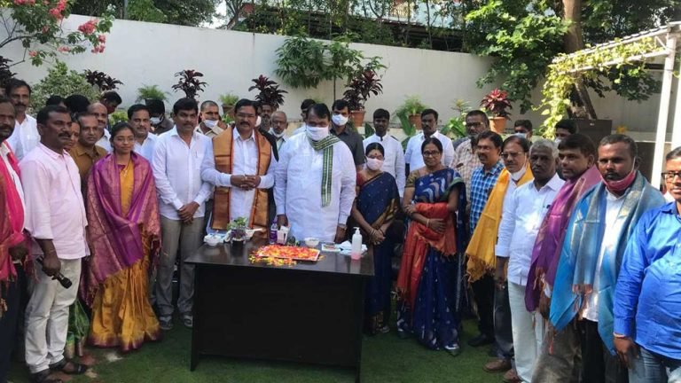 TRS Minister Niranjan Reddy's Birthday Celebrated