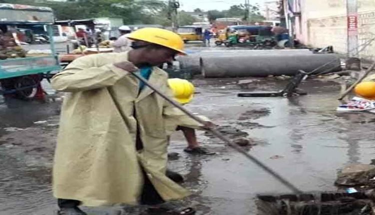 GHMC Takes up Relief Measures After Downpour