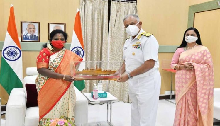 FOC-IN-C Eastern Naval Command called on Governor