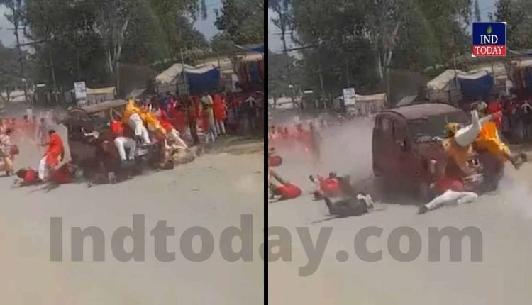 Man Died, 20 Injured in a Road Accident in Chattisgarh