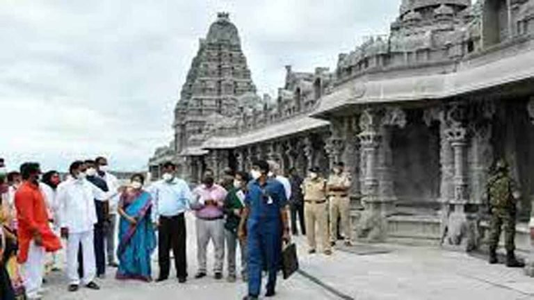 CM KCR Visits Yadadri Temple