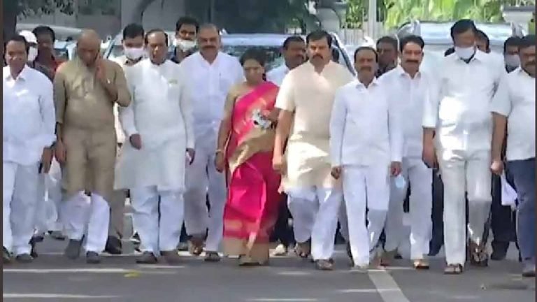 BJP leaders lodge complaint against CM KCR with governor