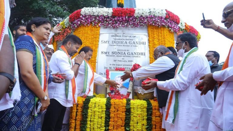 Congress celebrates Indira Gandhi birth anniversary
