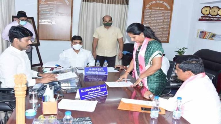 Kavitha files nomination, thanks KCR, vows for development