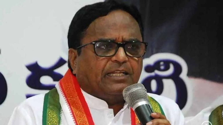Ponnala Laxmaiah targets CM KCR