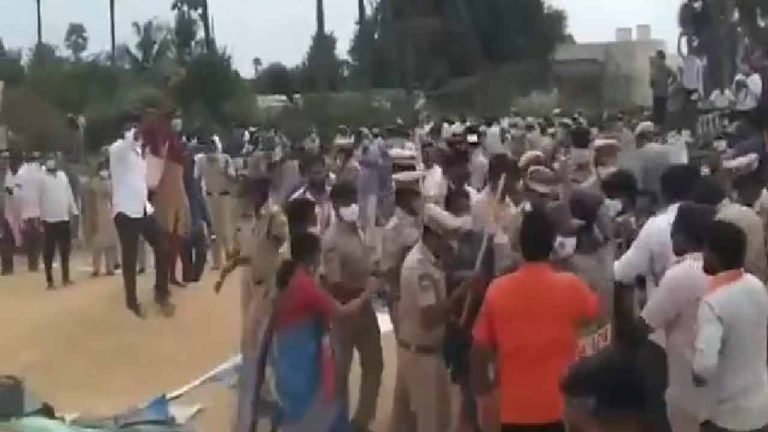 TRS activists pelts stones at Bandi Sanjay’s convoy