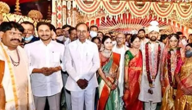 CMs of Two Telugu States Meet, at a Wedding