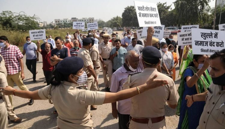 Gurgaon: Gurdwaras offer space for namaz