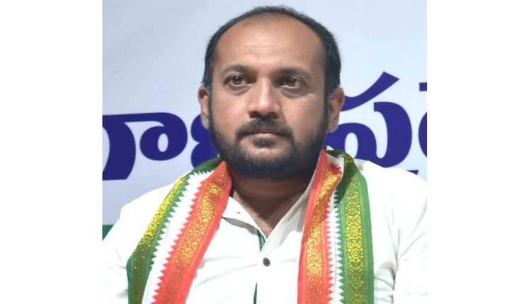 KCR wants to lure Muslims with a pack of biryani and one khajoor: Congress