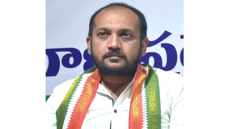 KCR wants to lure Muslims with a pack of biryani and one khajoor: Congress