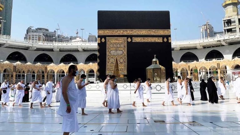 Saudi Arabia permits Overseas Muslims of 18-50 age group to perform the Umrah