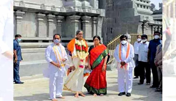 CJI NV Ramana Offered Prayers At Kanaka Durga Temple In Vijayawada