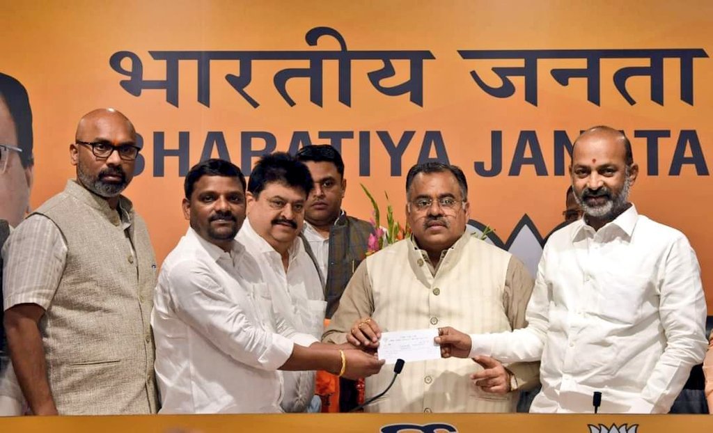 Teenmaar Mallanna Joins BJP