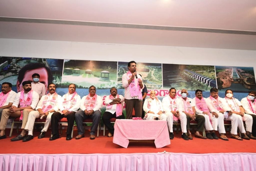 Karim Nagar Congress Leader Ch Lakshmi Narsimha Rao Joins TRS